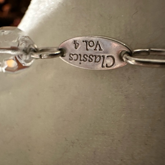 Sabika Classics Vol 4- Vienna Spotlight Choker - Picture 7 of 9